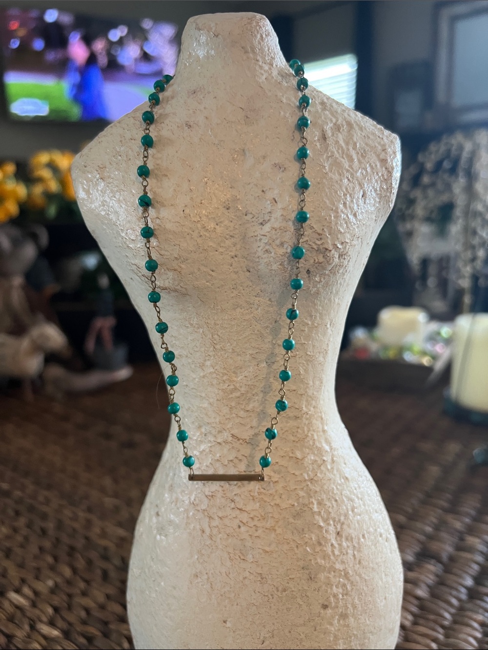 Green beaded choker necklace